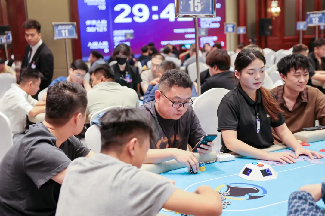 【小鱼Poker】2026RSOP东营站第三日战报:主赛B组20人晋级,胡佳琦领跑CL榜
