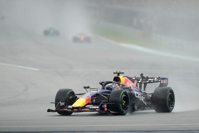 【小鱼扑克】F1巴林大奖赛暖胎圈动力异常:国际汽联发布声明,软件更新后比赛正常进行