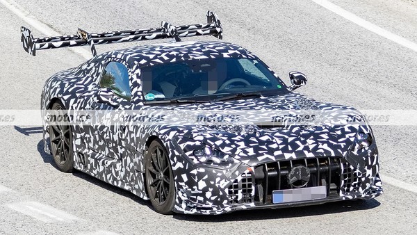 全新奔驰AMG GT Black Series谍照曝光 目标800马力 【小鱼Poker】全新奔驰AMG GT Black Series谍照曝光 目标800马力