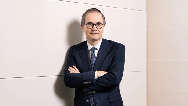 François Provost 【小鱼Poker】雷诺CEO承诺降价增产 未来5年再投百亿欧元押注电动车