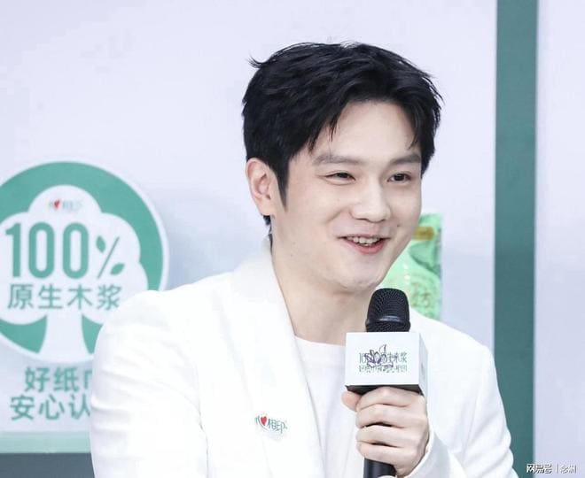 【小鱼扑克】樊振东发文怒斥偷拍:以爱为名,也不能侵犯隐私