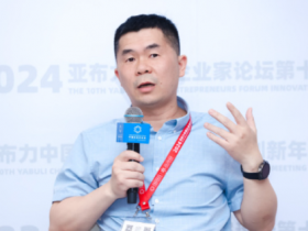 【小鱼Poker】钉钉总裁吐槽百度搜出来10条都是广告:都是差不多的