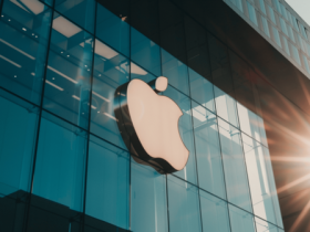 【小鱼Poker】库克最早明年退休?苹果正加紧制定接班人计划