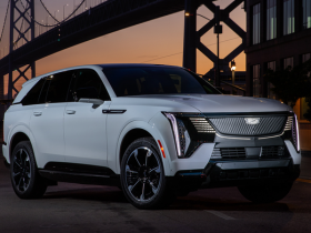 【小鱼Poker】今年1-10月中国汽车进口量大降30% 美系车大幅萎缩