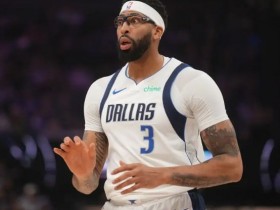 【小鱼扑克】浓眉很可能接受手术 独行侠正和多队重启交易谈