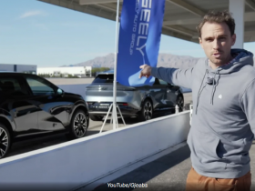 【小鱼Poker】来自东方的“降维打击” 美国特斯拉车主试驾极氪后感叹