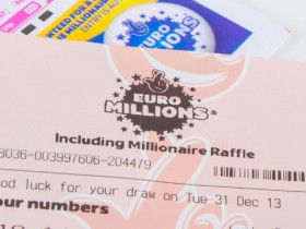 【小鱼扑克】欧洲百万彩票大奖得主匿名领奖,背后故事曝光