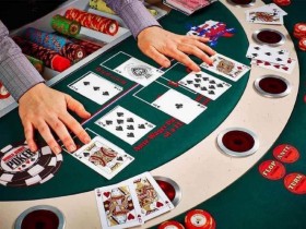 【小鱼Poker】换桌不是重启手气:先看两个条件,再决定是否值得起身
